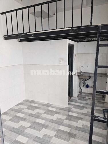 Phòng trọ Đặng Văn Bi 2 cửa sổ 1 ban công riêng 