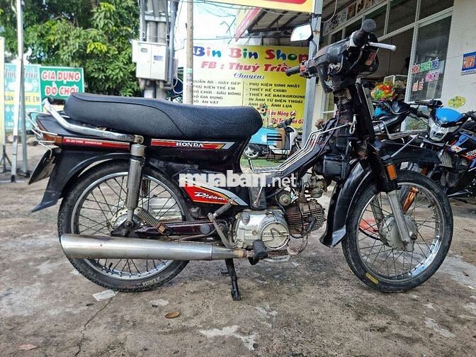 Honda Dream Thái zin theo xe ,về đổ xăng dùng luôn