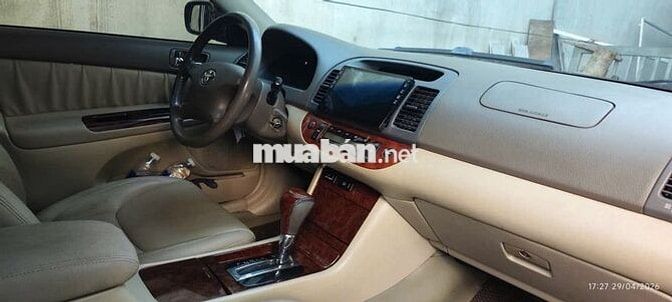 Toyota Camry màu Đen