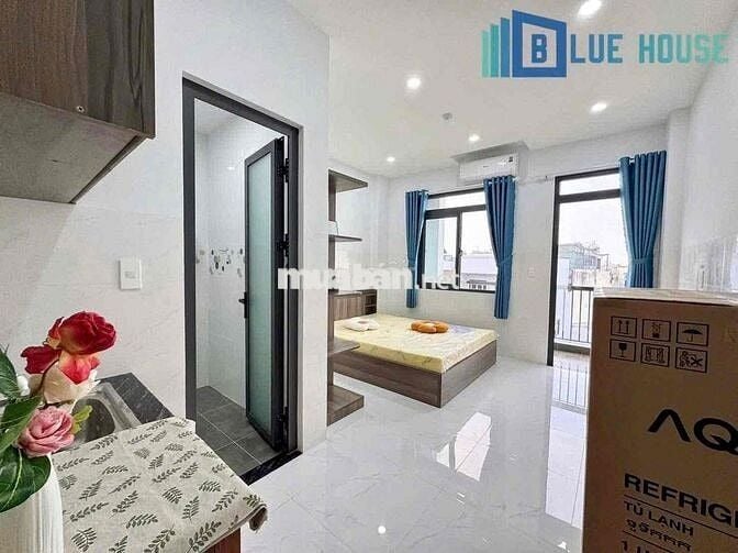 Căn hộ cho thuê 40m2 ban công rộng ngay Vòng Xoay Dân Chủ Quận 10