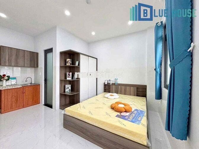 Căn hộ cho thuê 40m2 ban công rộng ngay Vòng Xoay Dân Chủ Quận 10
