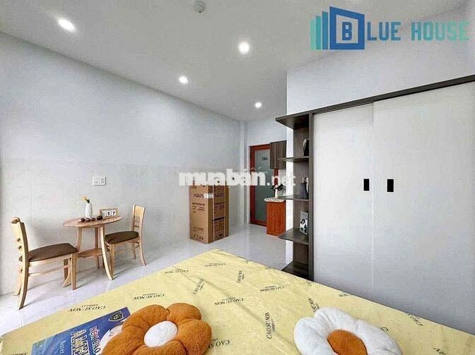 Căn hộ cho thuê 40m2 ban công rộng ngay Vòng Xoay Dân Chủ Quận 10