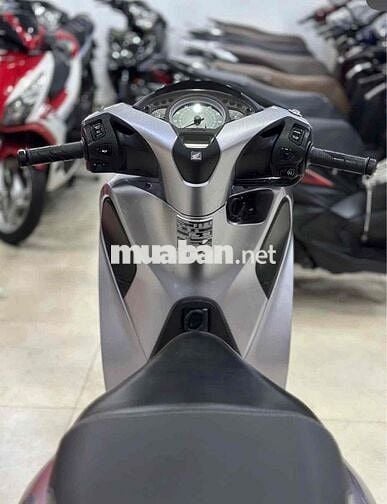 Honda SH 125 2018 Bạc Poche.Xe Siêu đẹp.Chich chủ.