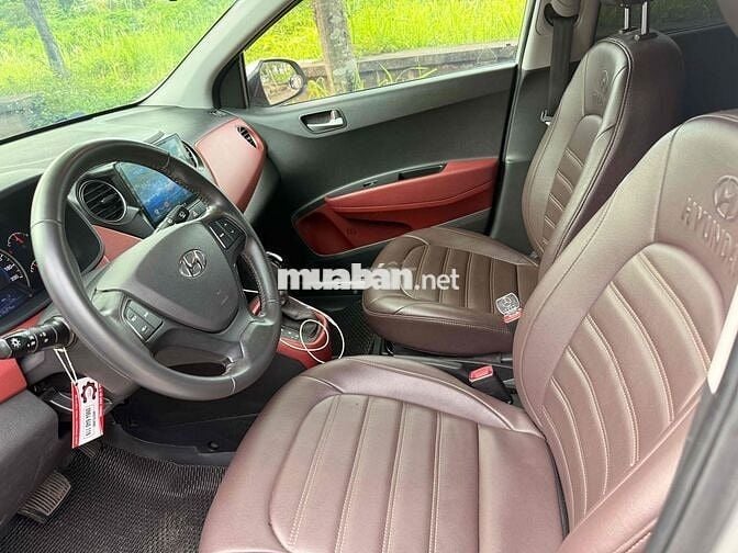 Hyundai Grand i10 Bạc 5 chỗ