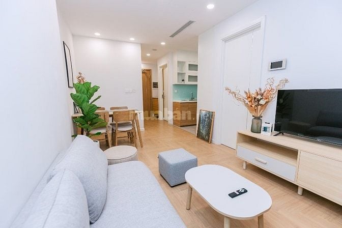 Cần tiền bán gấp căn hộ chung cư E3B Yên Hoà, căn góc 2pn, tầng 6