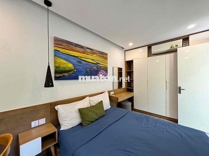 Cho thuê căn hộ 1PN, có ban công, bể sục, cách biển 10p đi bộ