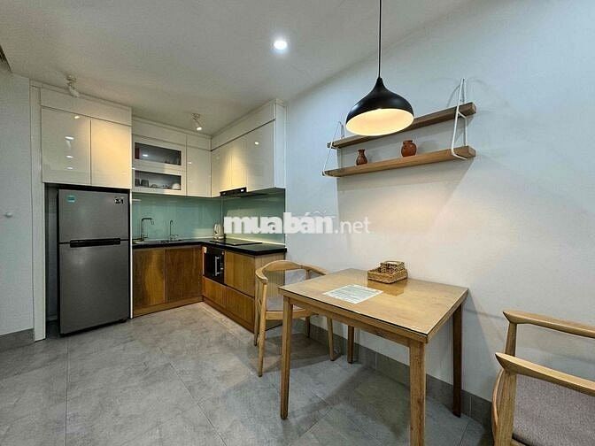 Cho thuê căn hộ 1PN, có ban công, bể sục, cách biển 10p đi bộ
