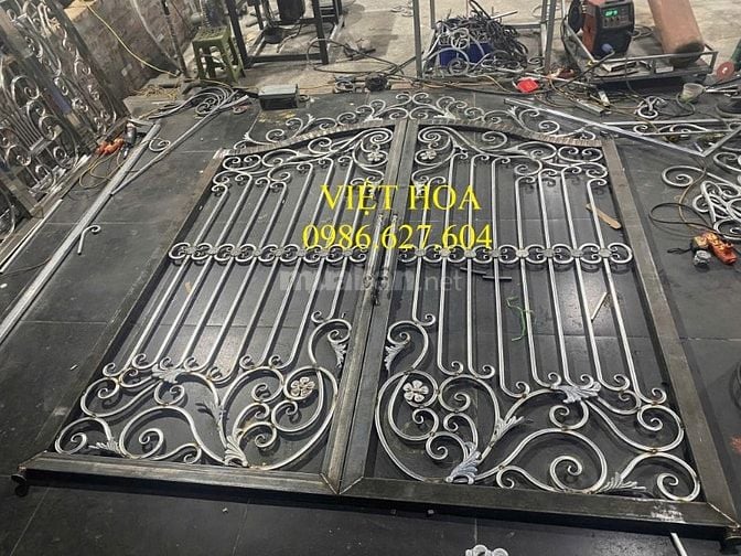 CẦN TÌM GIA CỔNG SẮT MỸ THUẬT ĐẸP, BỀN, CAO CẤP