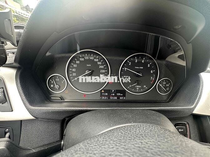 BMW 320i F30 2012 102.000 km