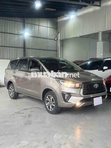 Toyota Innova E 2022 đồng ánh kim chạy 103.000km