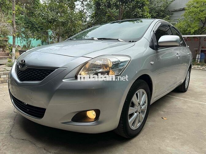 Toyota Yaris Bạc Nhật Bản Xăng