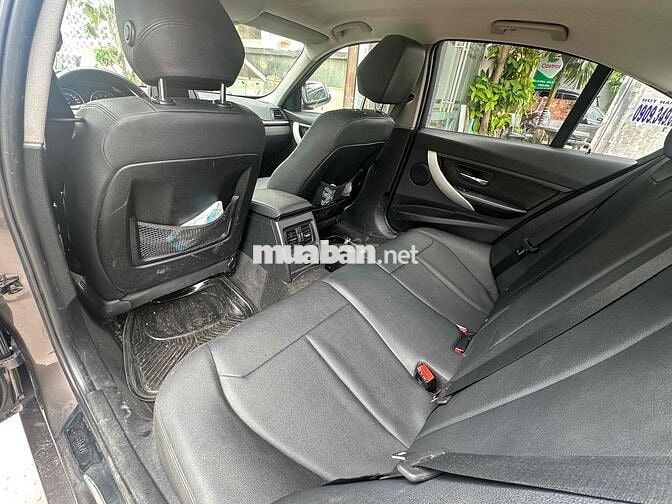 BMW 320i F30 2012 102.000 km
