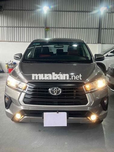 Toyota Innova E 2022 đồng ánh kim chạy 103.000km
