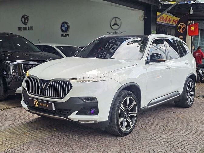 VinFast Lux SA2.0 Premium 2020 Trắng