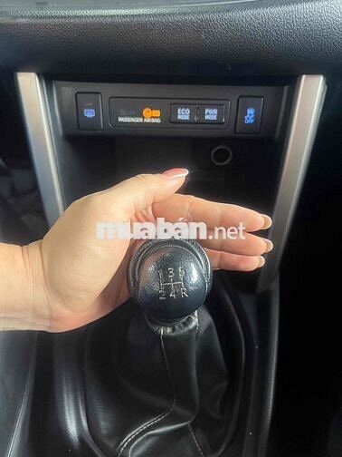 Toyota Innova E 2022 đồng ánh kim chạy 103.000km