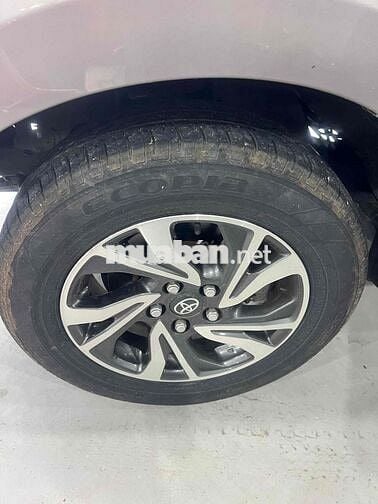 Toyota Innova E 2022 đồng ánh kim chạy 103.000km