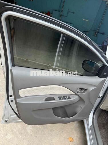 Toyota Yaris Bạc Nhật Bản Xăng