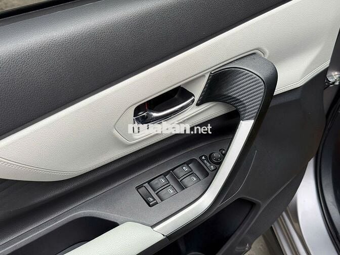 Toyota Veloz Top 2024 Bạc Tím Tự Động 60.000 km