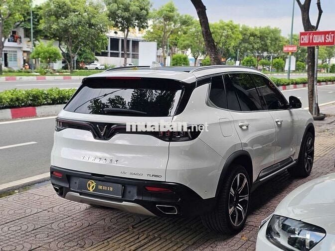 VinFast Lux SA2.0 Premium 2020 Trắng