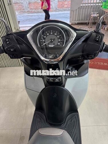 Honda SH Mode ABS Xám Xi Măng 4.000 Km