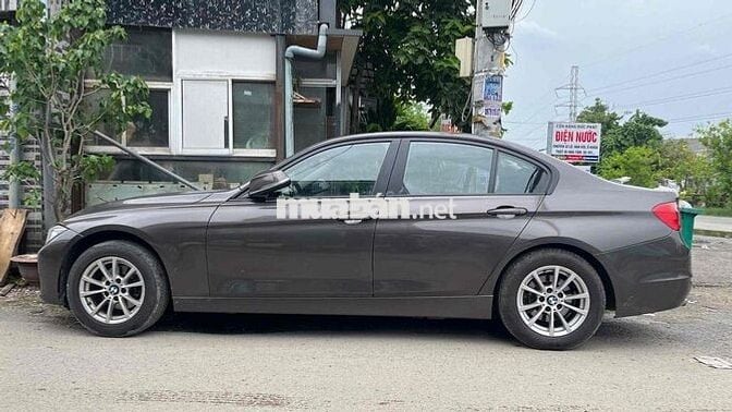 BMW 320i F30 2012 102.000 km
