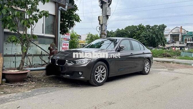 BMW 320i F30 2012 102.000 km