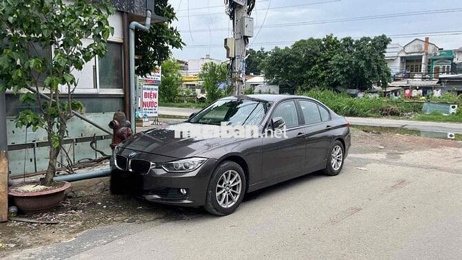 BMW 320i F30 2012 102.000 km