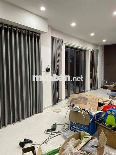Cho thuê nguyên căn biệt thự 300m2