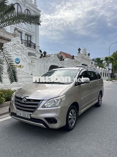 Toyota Innova 2016 Số sàn Vàng cát