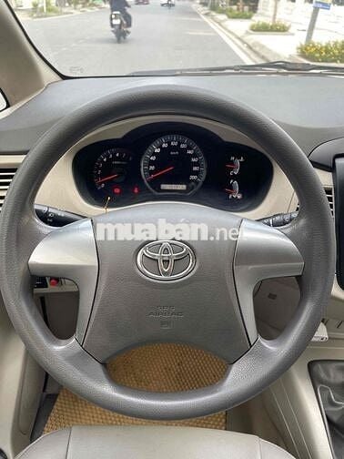 Toyota Innova 2016 Số sàn Vàng cát