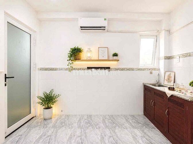 CHO THUÊ PHÒNG TRỌ CỬA SỔ - THANG MÁY GIÁ RẺ NGAY NHAC TƯ BẢY HIỀN