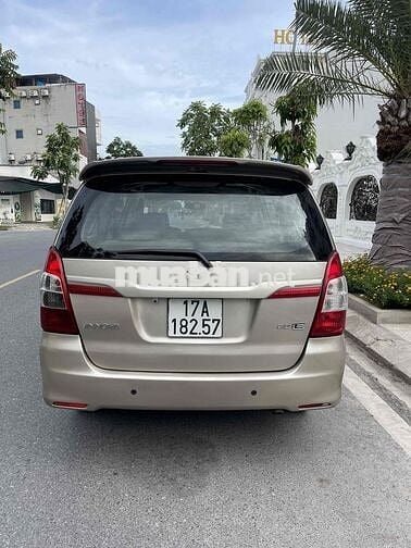 Toyota Innova 2016 Số sàn Vàng cát