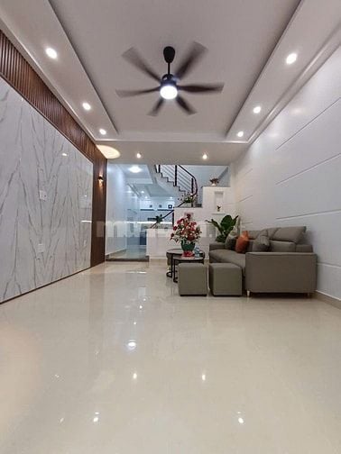 Chính chủ gửi bán căn nhà sân cổng riêng, độc lập tại Đông Hải- Hải An