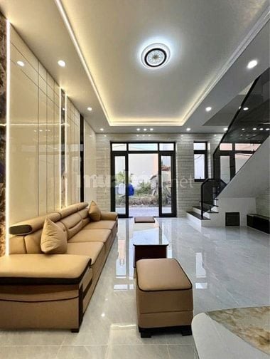 Giảm giá sâu bán nhanh nhà 1 trệt 1 lầu SHR, Thủ Dầu Một, Bình Dương
