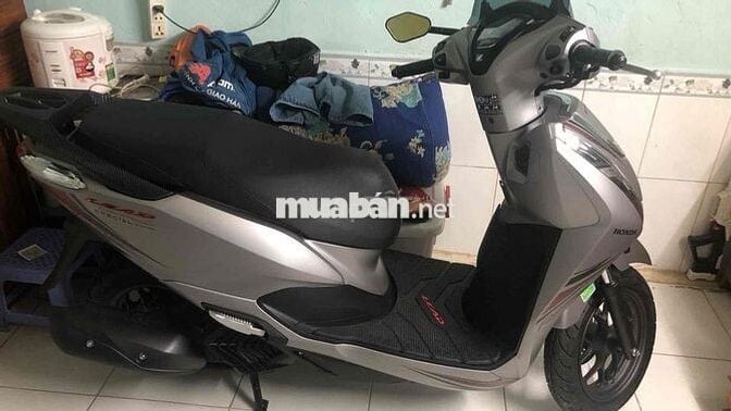 Honda Lead Special Edition Bạc