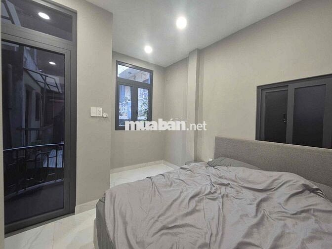 Cho Thuê Nhà Nguyên Căn 2Ph Ngủ 2WC Nằm Mgwy Ngã Tư Hàng Xanh