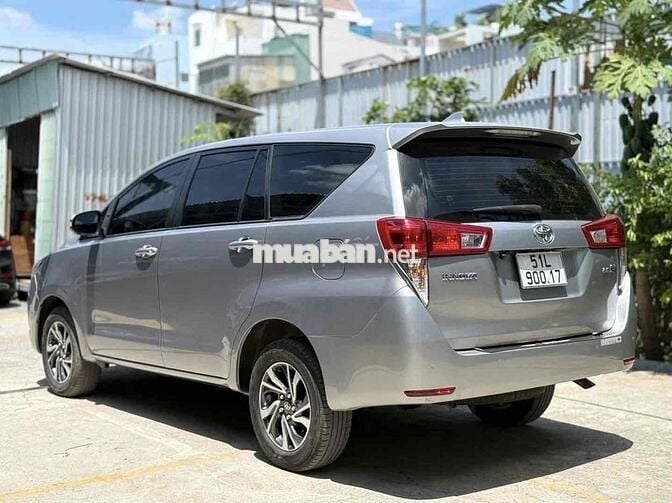 Toyota Innova 2.0E MT 2022 Số sàn Bạc
