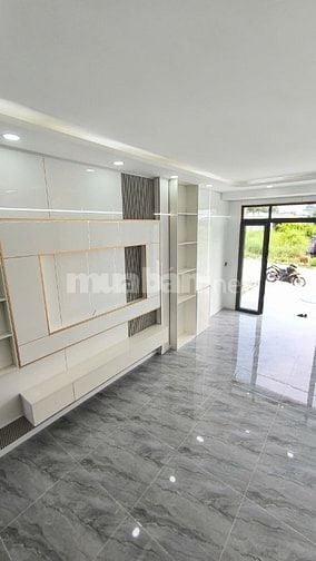 Nhà Đẹp Thủ Dầu Một – 120m² sổ riêng - hẻm xe hơi, bàn giao ngay
