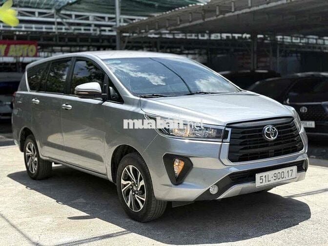 Toyota Innova 2.0E MT 2022 Số sàn Bạc