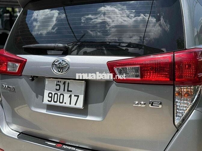 Toyota Innova 2.0E MT 2022 Số sàn Bạc