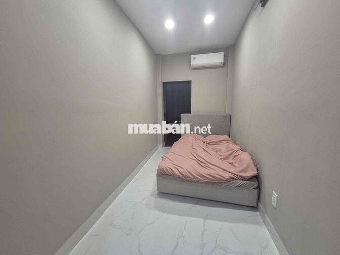 Cho Thuê Nhà Nguyên Căn 2Ph Ngủ 2WC Nằm Mgwy Ngã Tư Hàng Xanh
