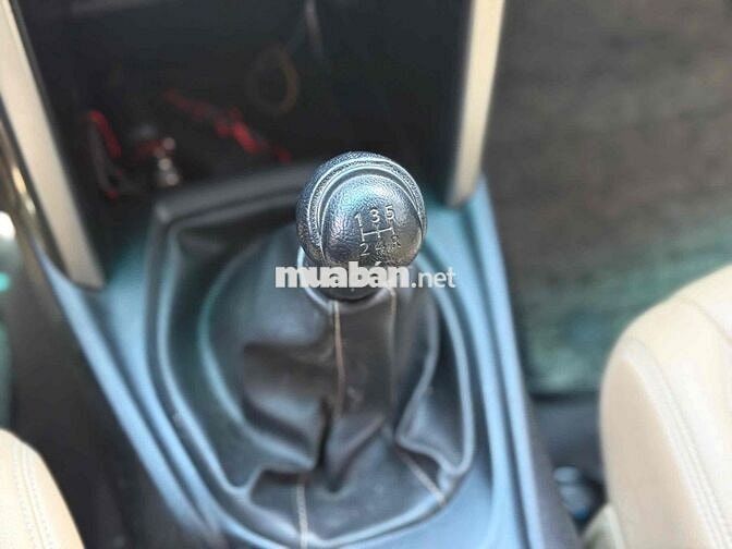 Toyota Innova 2.0E MT 2022 Số sàn Bạc