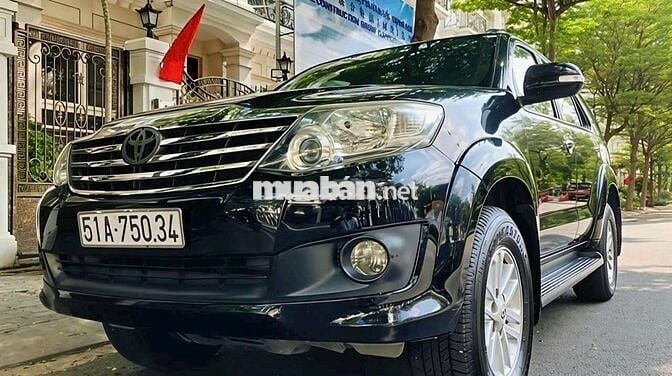 Toyota FORTUNER bản V số tự động đời cuối 2014