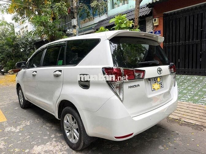 Toyota Innova 2.0E 2019 xe gia đình xài kỹ còn zin