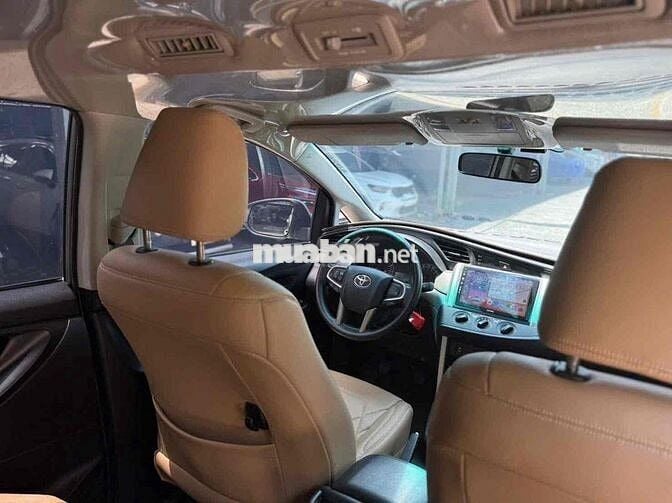 Toyota Innova 2.0E MT 2022 Số sàn Bạc
