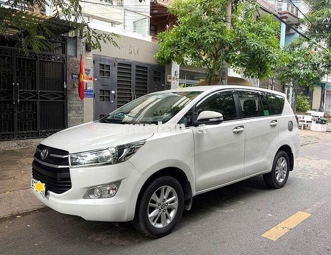 Toyota Innova 2.0E 2019 xe gia đình xài kỹ còn zin