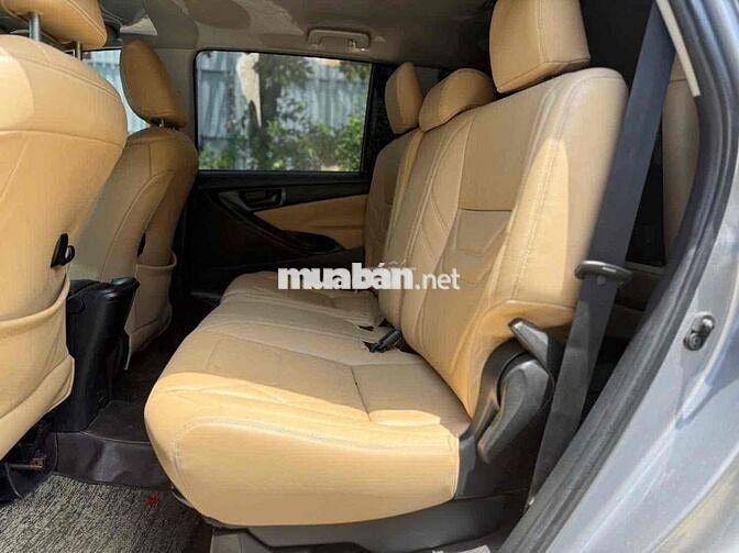 Toyota Innova 2.0E MT 2022 Số sàn Bạc