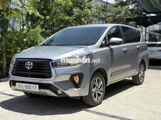 Toyota Innova 2.0E MT 2022 Số sàn Bạc