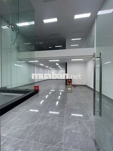 NHÀ MỚI QUẬN 3! Cho thuê 2C Cao Thắng, DTSD 400m2 , CÓ THANG MÁY