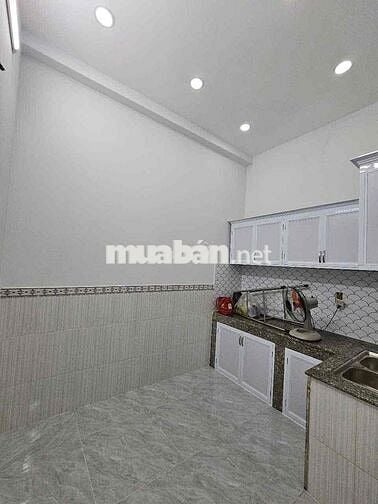 Cho thuê nhà 5tr/th gần chợ hiệp thành